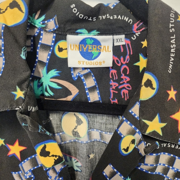 Vintage Men's XXL Universal Studio Black Graphic Button Up Shirt Short Sleeve - Picture 3 of 7